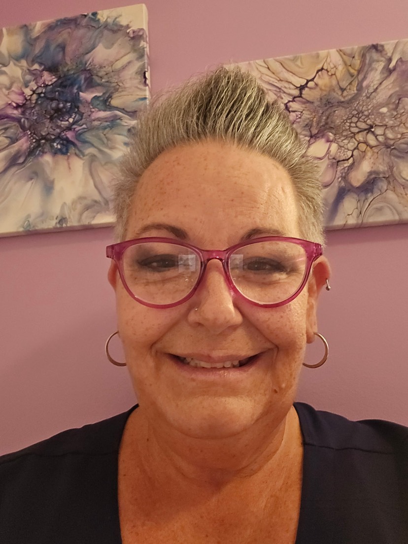 4687547725820221739 Michele Mcalpine, Vet Assistant & Receptionist at Gettysburg Pike Animal Clinic
